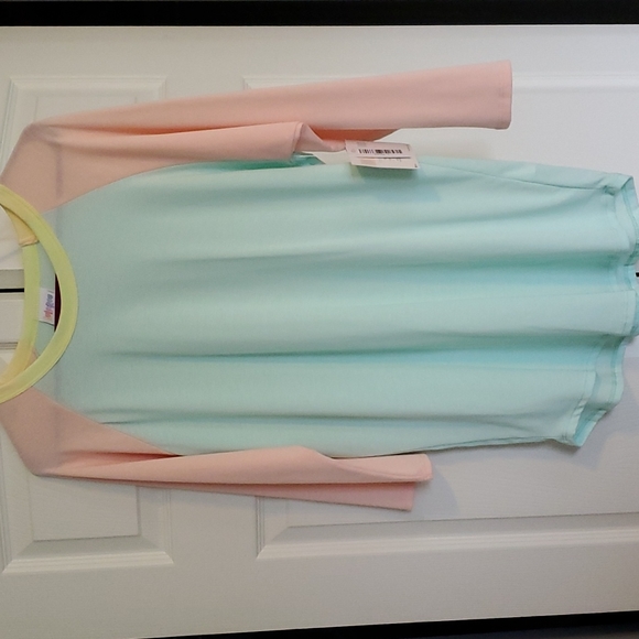 LuLaRoe Tops - LuLaRoe Randy 3/4 sleeve